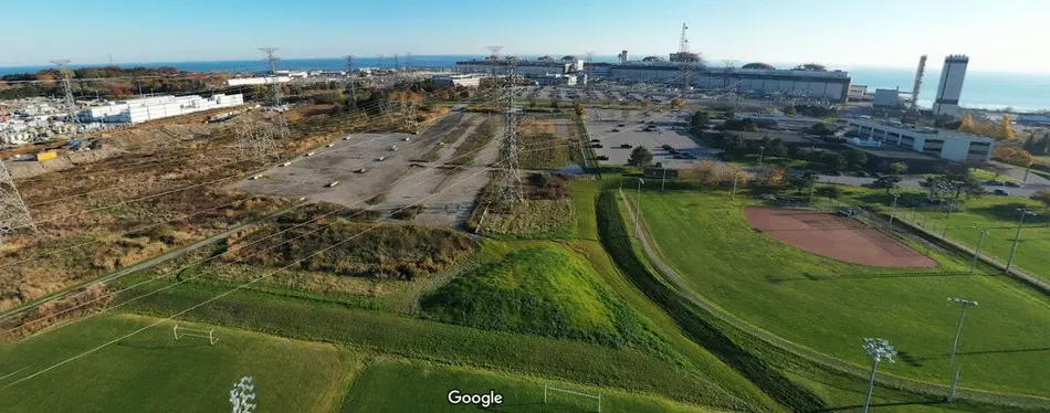 Las Líneas de alta tensión provienen de la Central núclear cerca de los campos de fútbol 